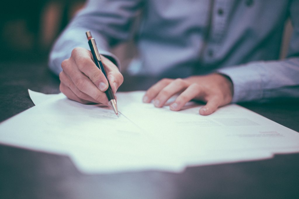 Consulta Gratuita con los Mejores Abogados Para Proceso de una Demanda por Lesiones en un Accidente, Responsable de Accidente y Lesiones Cercas de Mí en Santa Fe Springs California